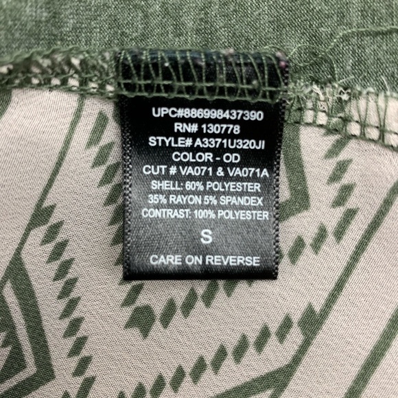 About A Girl Green Dream Believe Do Repeat tank top Size Small - Picture 9 of 9